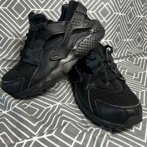 Nike Air Huarache - Youth Size 2.5Y